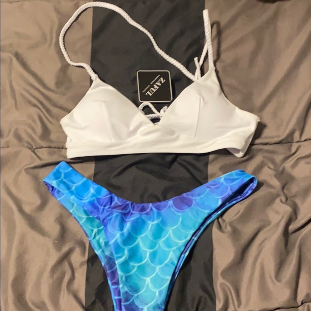 Bathing suit
